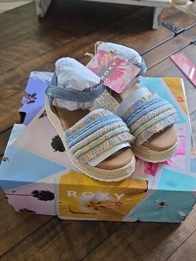 Roxy Kids Blue and Cream Platform Espadrille Sandals with Pastel Stripes